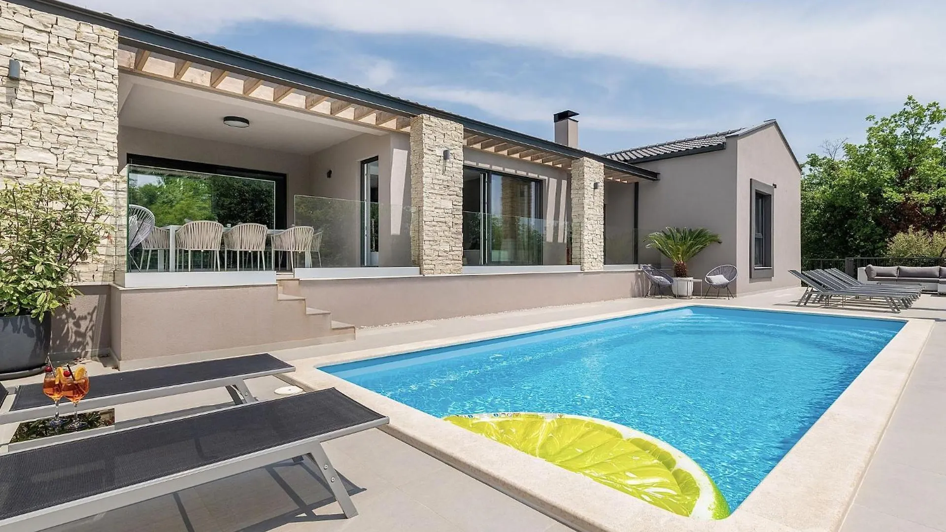 Holiday Home Villa Anthea Paola By Interhome contacts